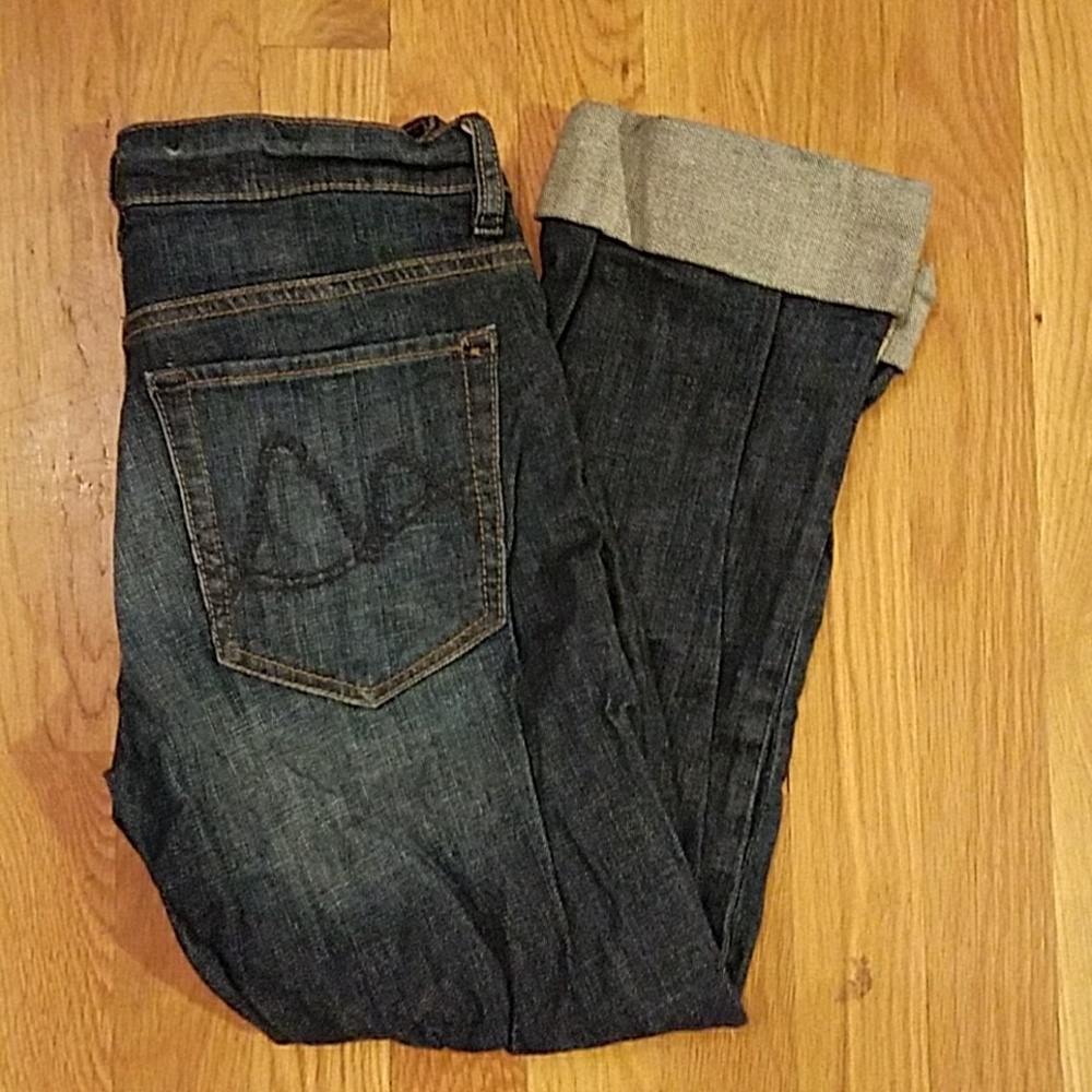 NY&Co Straight Leg Cuffed Capri